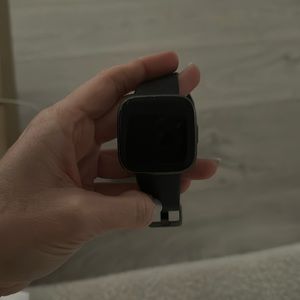 Fitbit versa 2 watch
